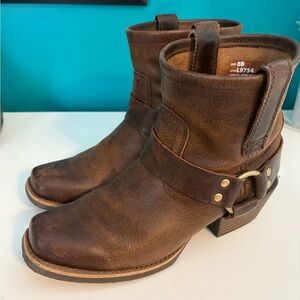 Justin cowboy boots women